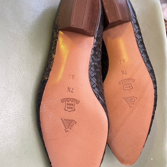 Vintage Evan-Picone All Leather (made in Italy) kitten heel loafers. 7.5 - Picture 3 of 6